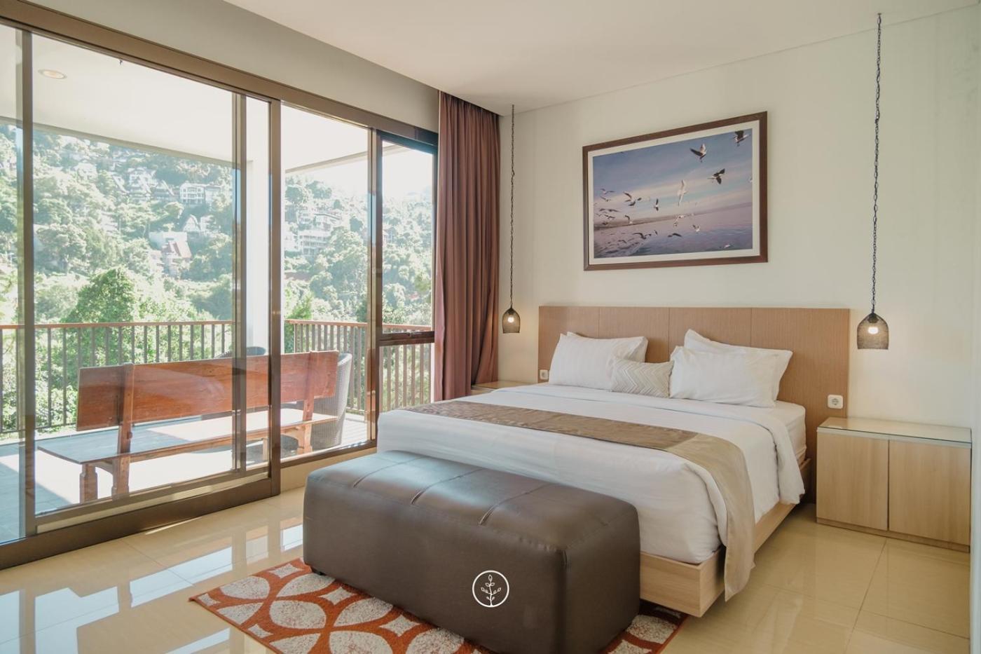 Narwastu Hill View Villa 6 Bedrooms With A Private Swimming Pool Bandung Eksteriør billede