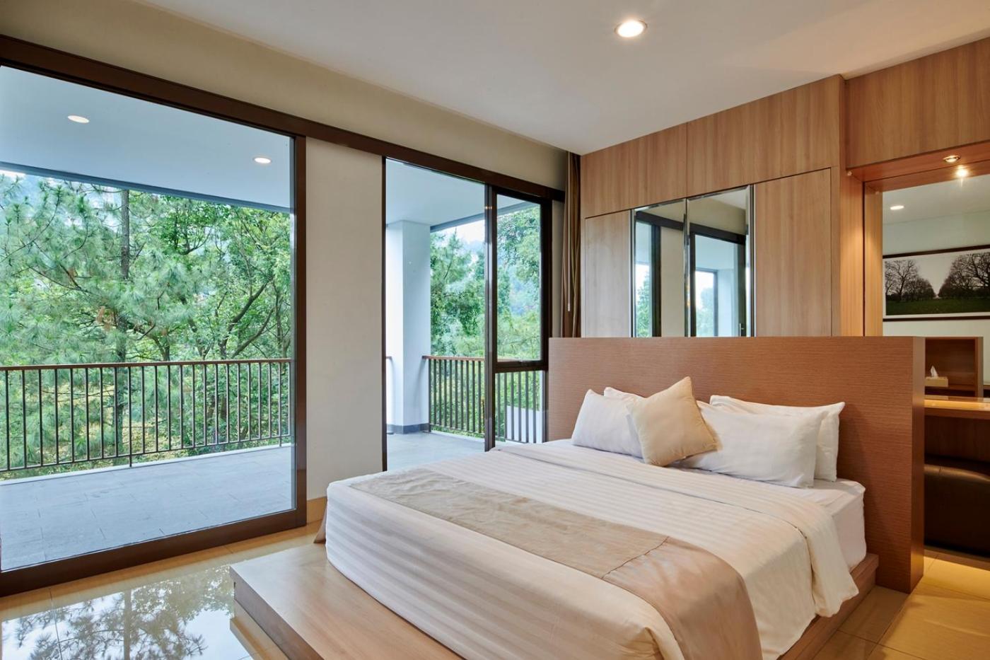 Narwastu Hill View Villa 6 Bedrooms With A Private Swimming Pool Bandung Eksteriør billede